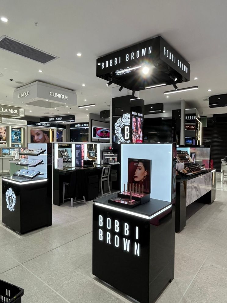 Bobbi Brown counter installation